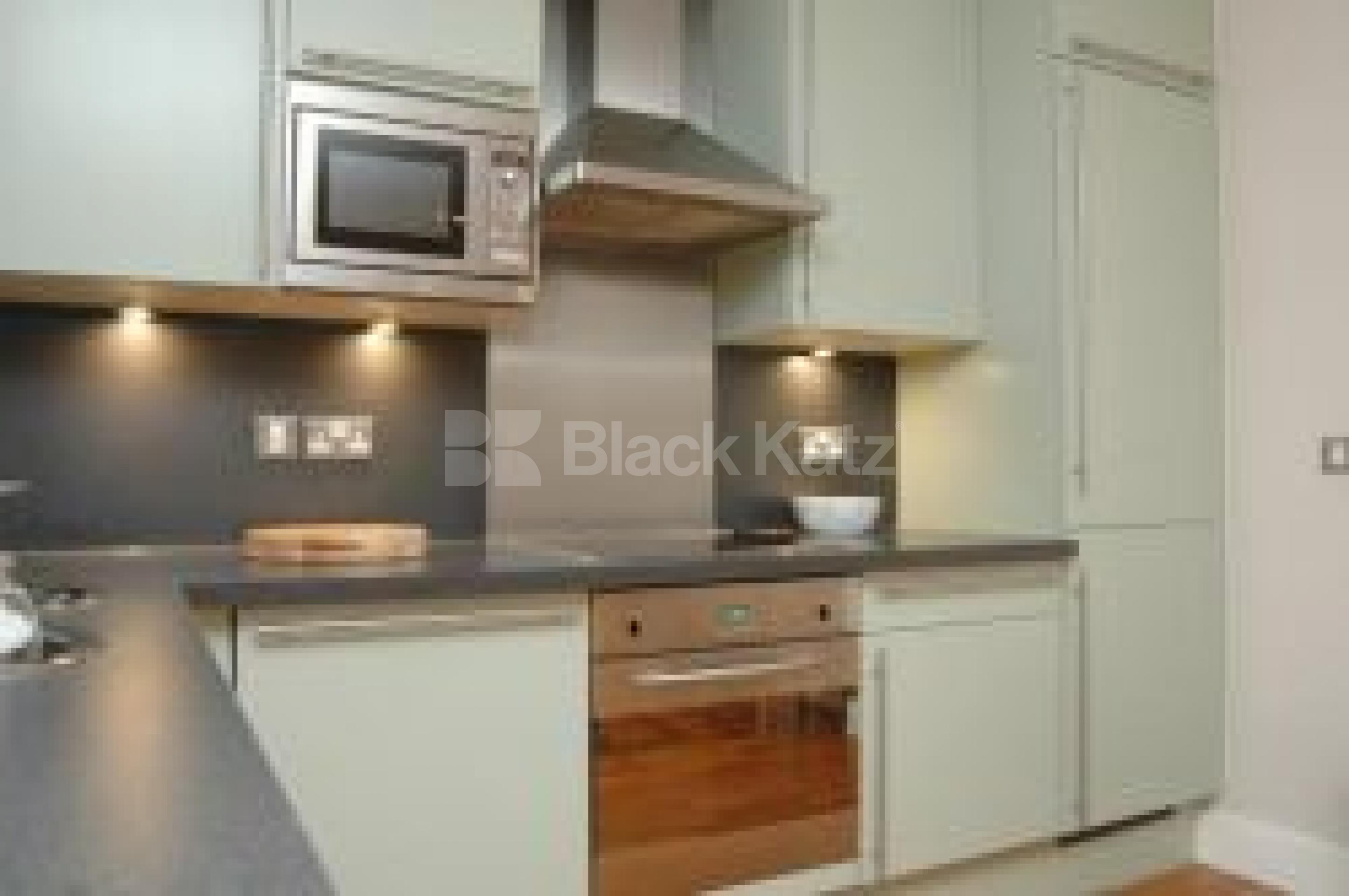 			1 Bedroom, 1 bath, 1 reception Flat			 Pepys Street, TOWER HILL EC3N EC3N